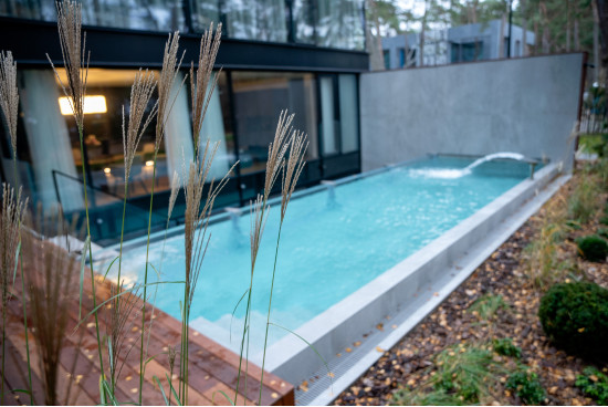 Individuelt projekt af sauna, udendørs pool, hældeanordning og spabad - Andre projekter