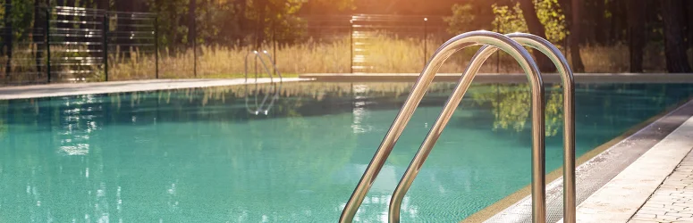 Åbning af poolen foråret: Sådan åbner du din udendørs pool efter vinteren