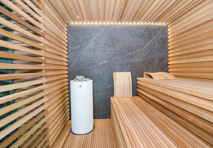 Moderne sauna med dampfunktion