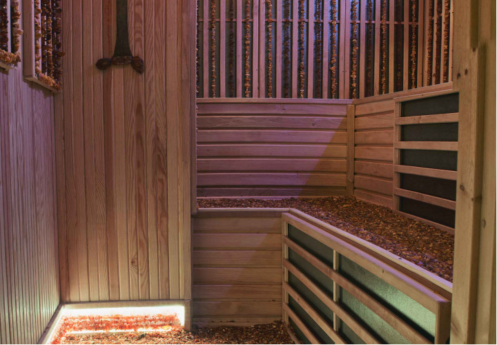 Infrarød sauna med ravgult interiør