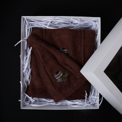 Gavesæt. Brun  Gavesæt. Brun