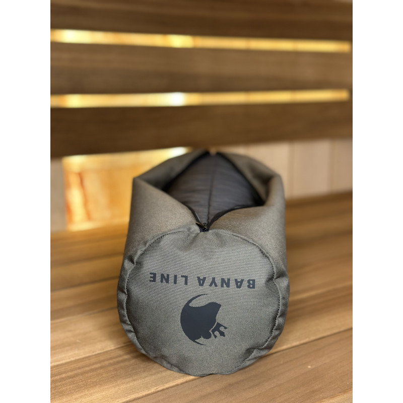 Pude under fødderne, KHAKI