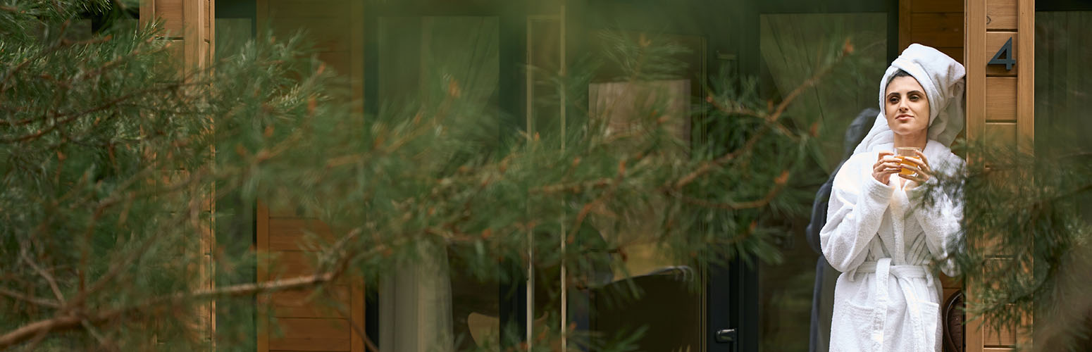 Varmt vandritual: Hvorfor varmt vand hjælper dig med at slappe af – og hvorfor saunavarme rækker længere