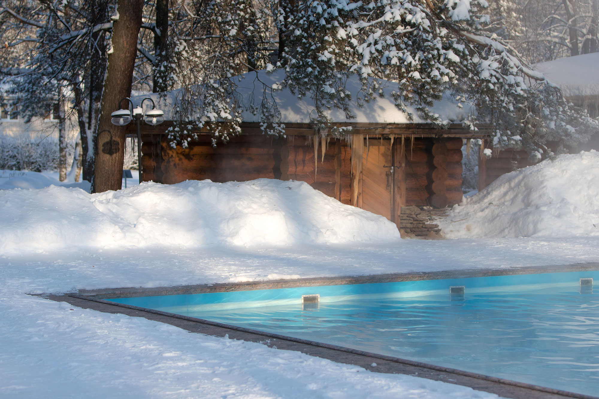 sauna og pool om vinteren