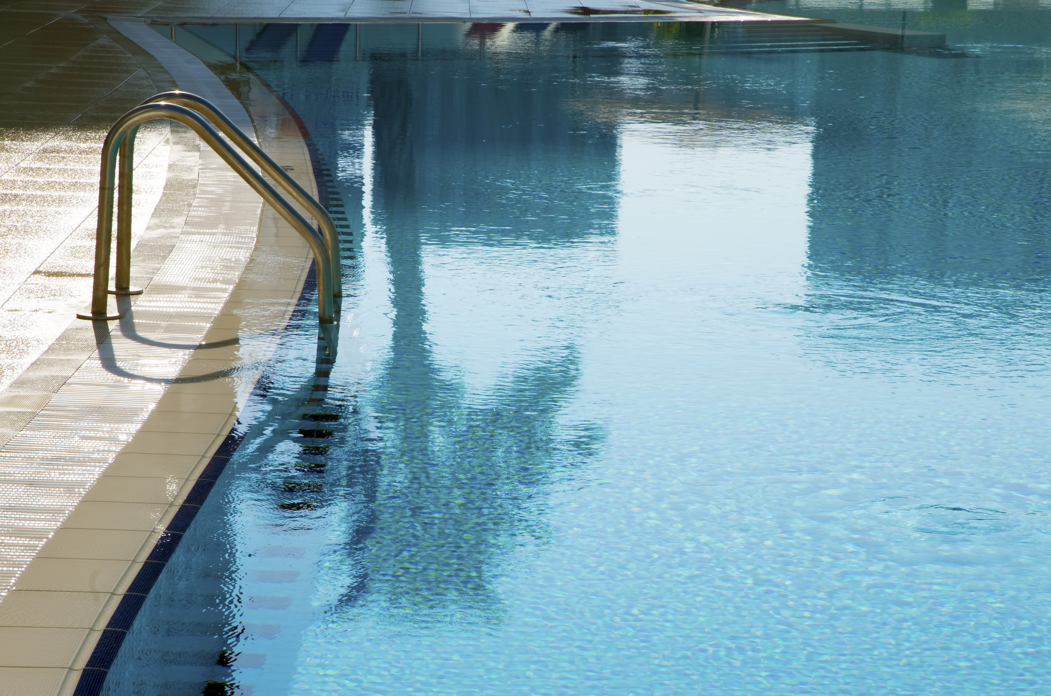 Åbning af poolsæsonen efter vinteren