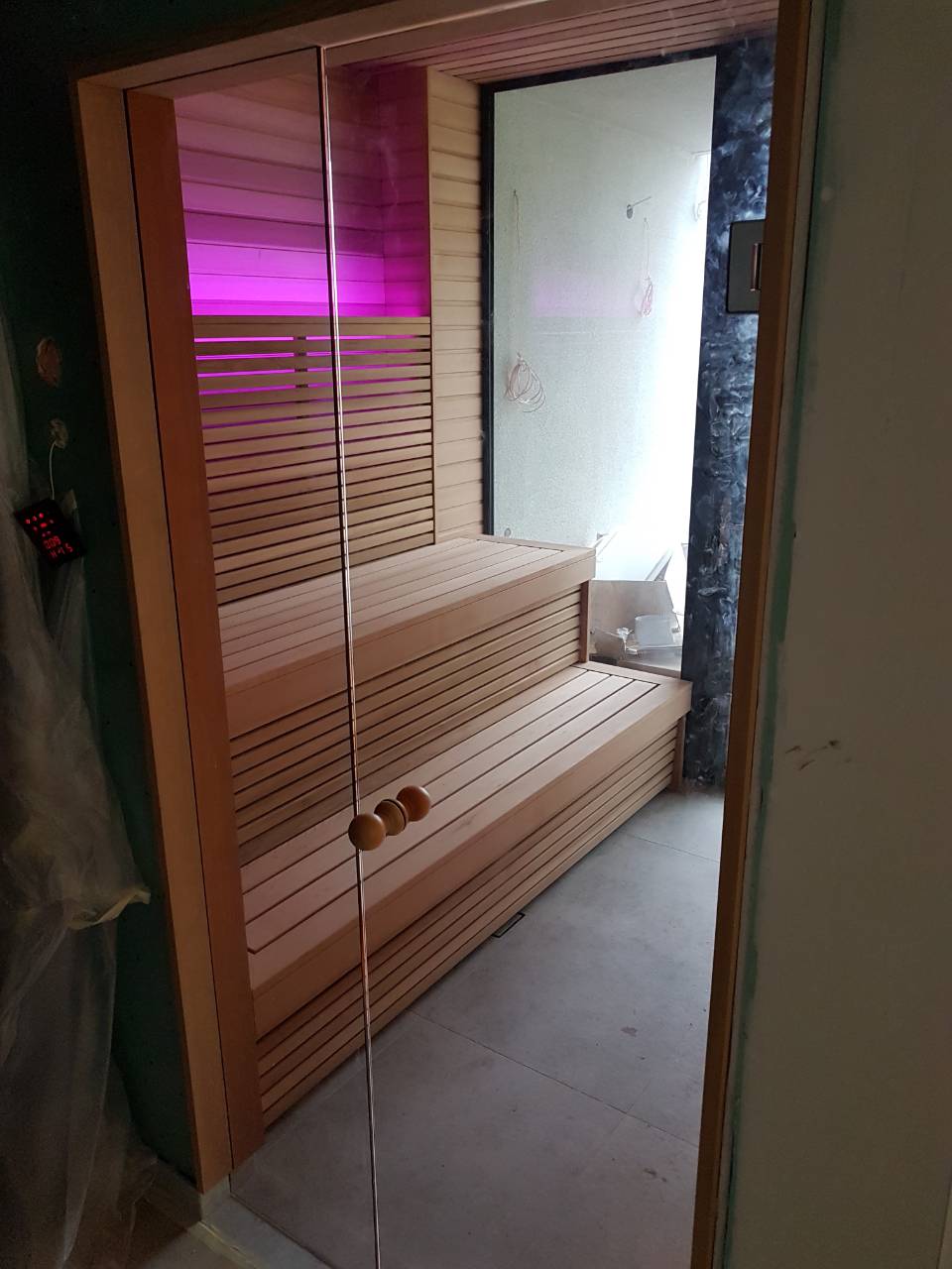 Kombineret sauna med himalayasaltvæg