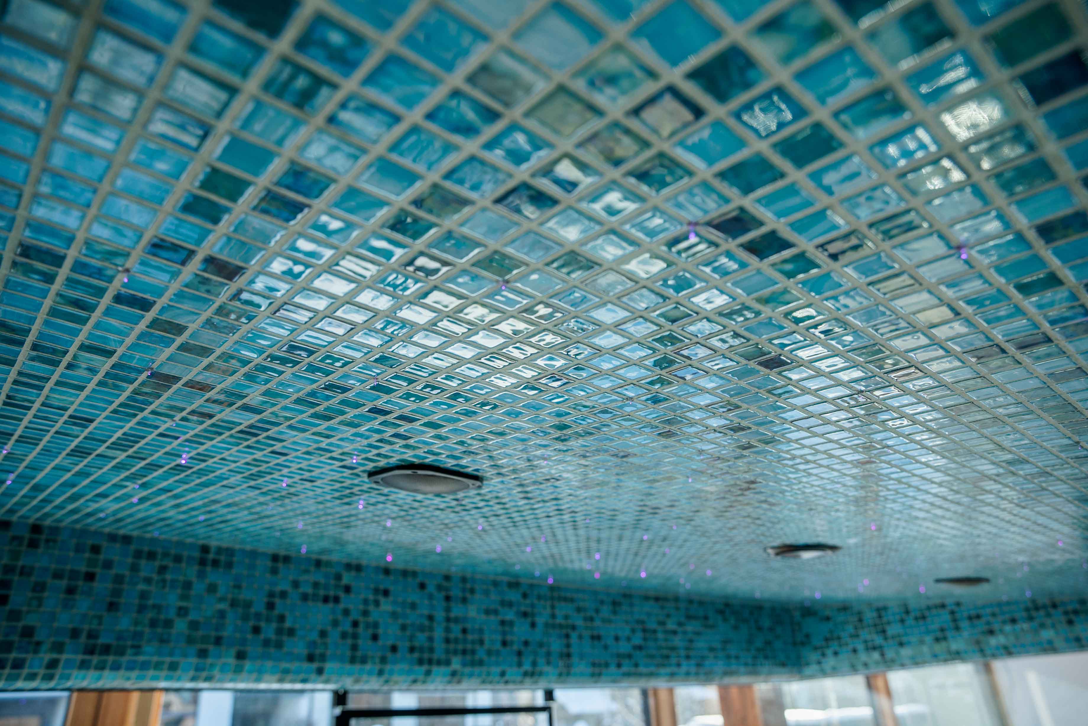 Dampbad med panoramaglasindhegning